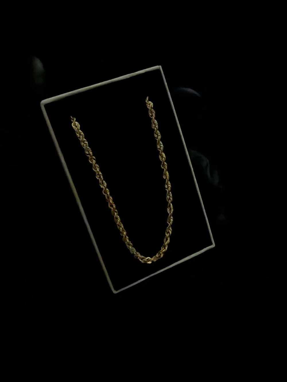 Gold rope link chain ￼